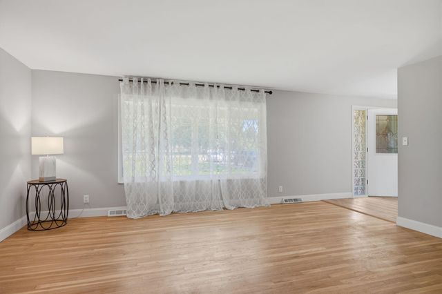 2547 Mccutcheon Road, Columbus, OH 43219