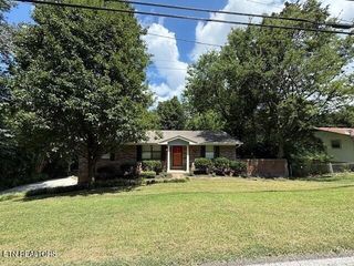 6101 Ridgeview Rd, Knoxville, TN 37918