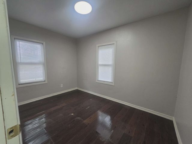 813 W 33rd St N, Wichita, KS 67204