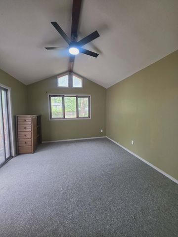 813 W 33rd St N, Wichita, KS 67204