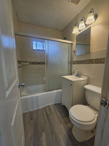 813 W 33rd St N, Wichita, KS 67204