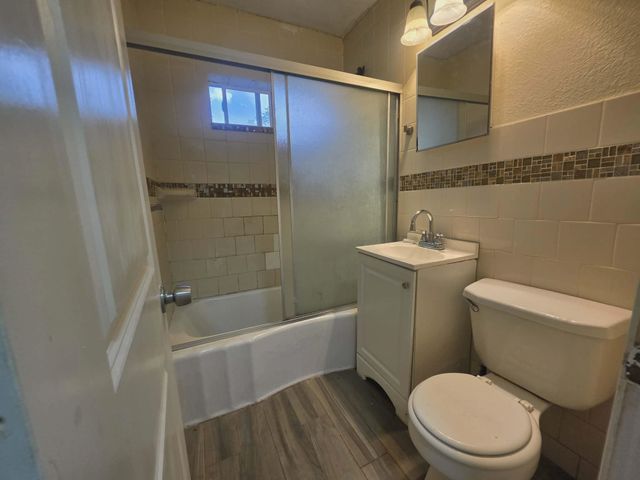 813 W 33rd St N, Wichita, KS 67204