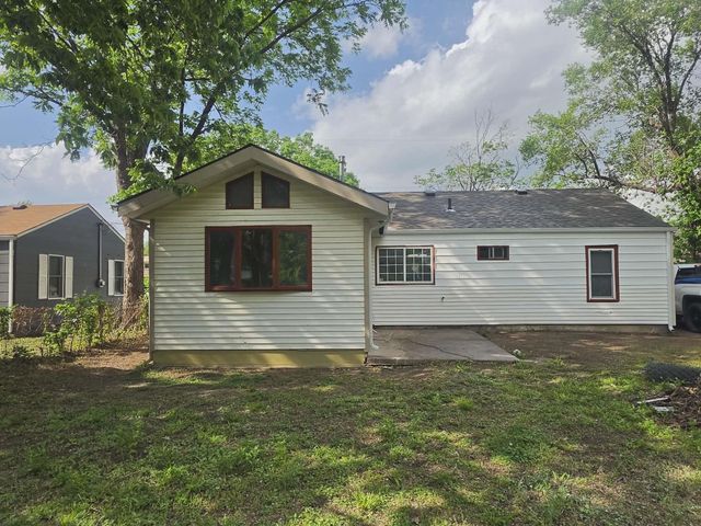 813 W 33rd St N, Wichita, KS 67204