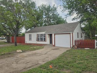 813 W 33rd St N, Wichita, KS 67204