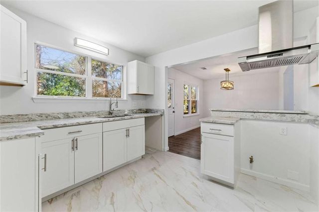 922 Fox Valley Court, Stone Mountain, GA 30088