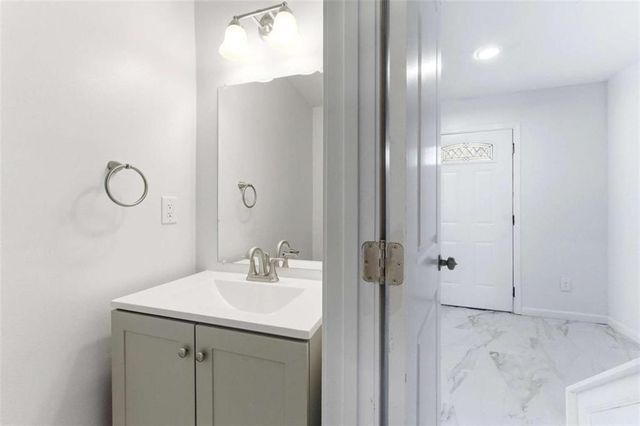 922 Fox Valley Court, Stone Mountain, GA 30088