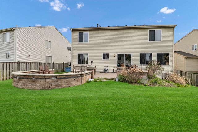 422 Westport Drive, Pingree Grove, IL 60140