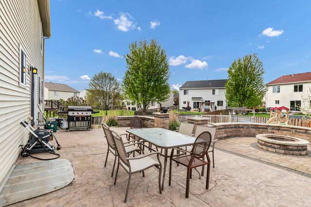 422 Westport Drive, Pingree Grove, IL 60140