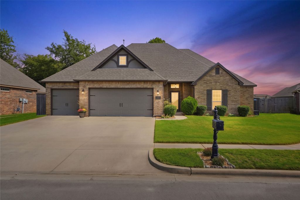 13419 S Poplar Street, Glenpool, OK 74033