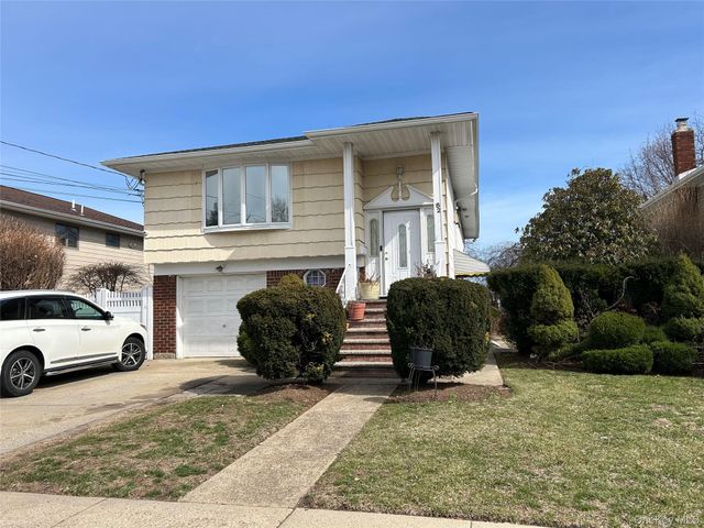 82 Bedford Road, Hempstead, NY 11550