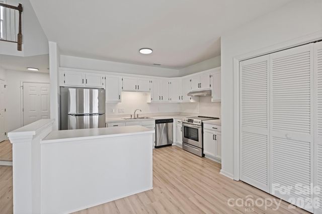 9121 Kings Canyon Drive, Charlotte, NC 28210