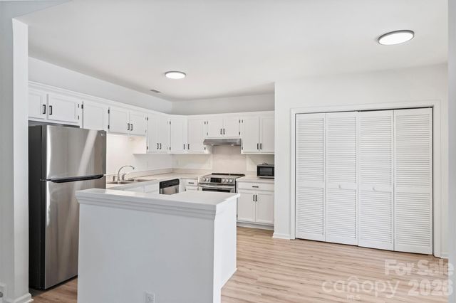 9121 Kings Canyon Drive, Charlotte, NC 28210