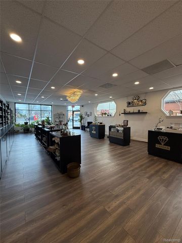 15301 W Warren Avenue, Dearborn, MI 48126