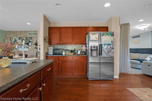 25244 Independence Trail, Warren, MI 48089