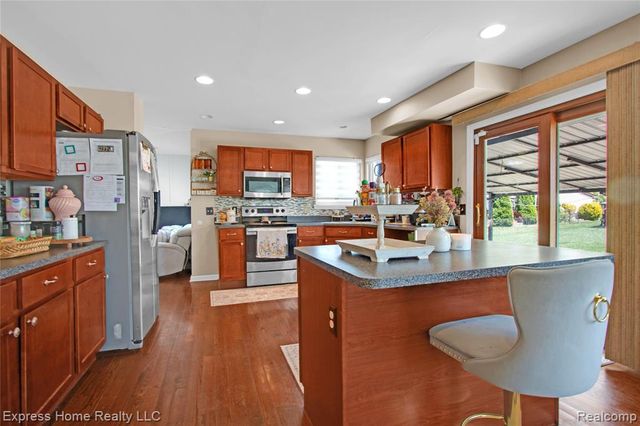 25244 Independence Trail, Warren, MI 48089