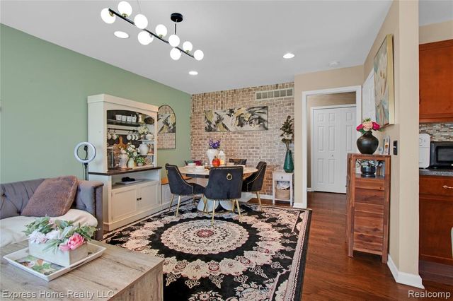 25244 Independence Trail, Warren, MI 48089