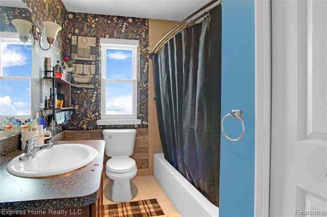 25244 Independence Trail, Warren, MI 48089