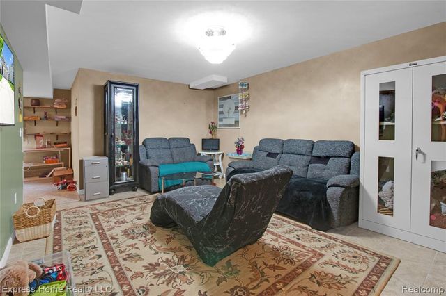 25244 Independence Trail, Warren, MI 48089