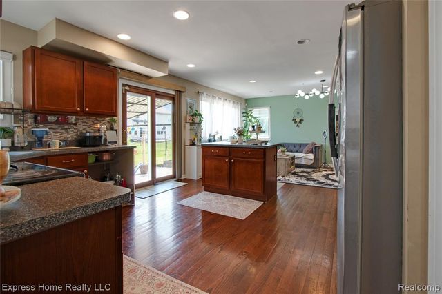 25244 Independence Trail, Warren, MI 48089