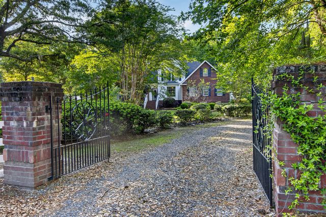 1882 Central Park Road, Charleston, SC 29412