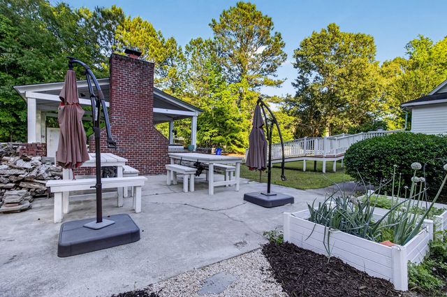 1882 Central Park Road, Charleston, SC 29412