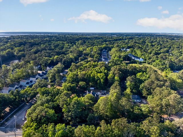 1882 Central Park Road, Charleston, SC 29412
