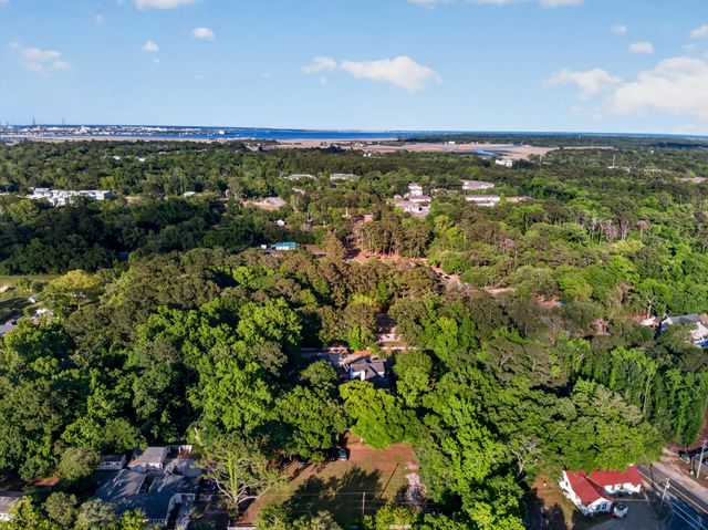 1882 Central Park Road, Charleston, SC 29412