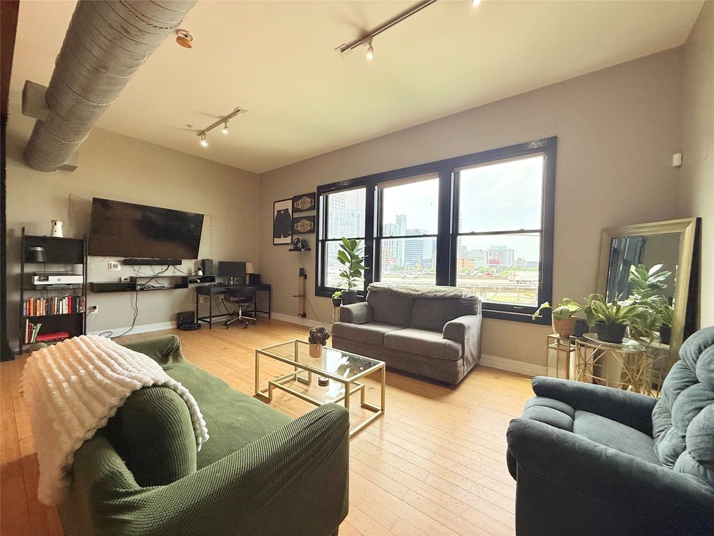 2502 Live Oak Street 309, Dallas, TX 75204