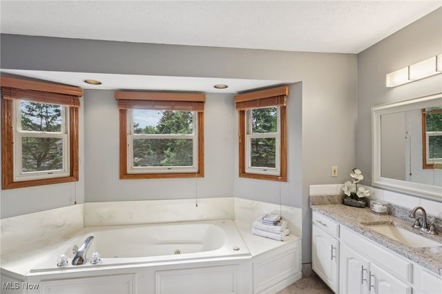 3005 Kent Road, Silver Lake, OH 44224