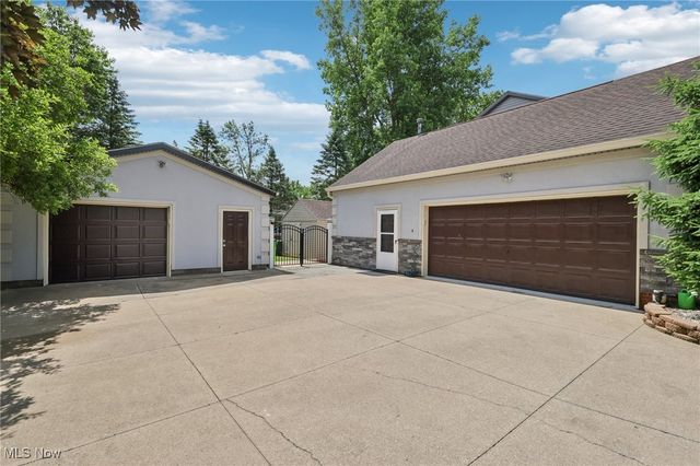 3005 Kent Road, Silver Lake, OH 44224