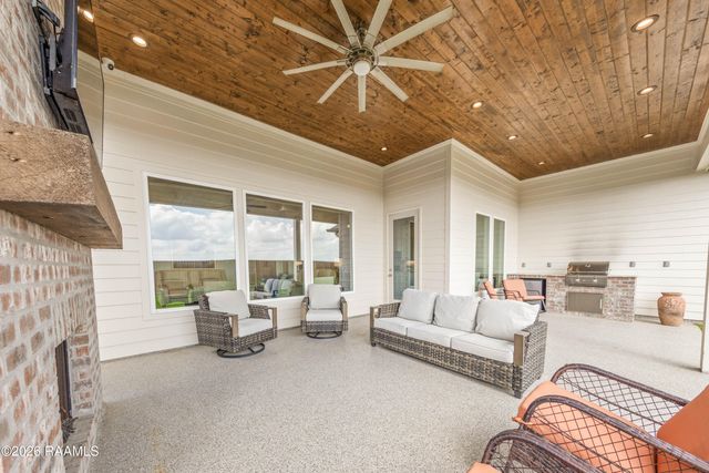 306 Last Quarter Drive, Youngsville, LA 70592