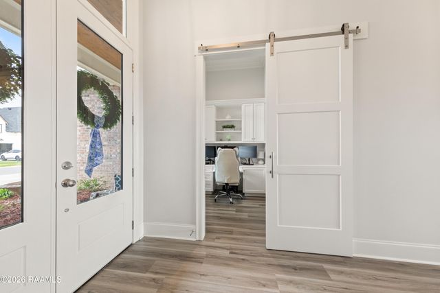 306 Last Quarter Drive, Youngsville, LA 70592