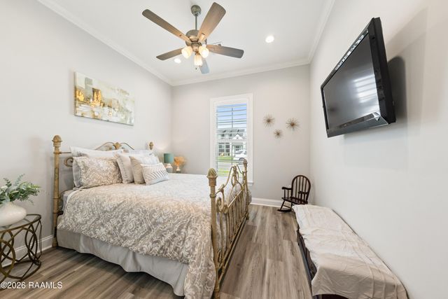 306 Last Quarter Drive, Youngsville, LA 70592