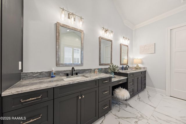 306 Last Quarter Drive, Youngsville, LA 70592