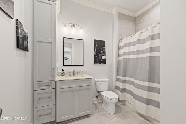 306 Last Quarter Drive, Youngsville, LA 70592