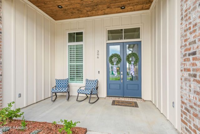 306 Last Quarter Drive, Youngsville, LA 70592