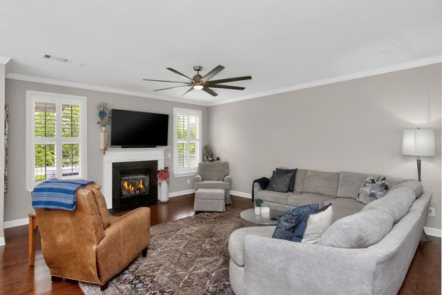 198 Cobbler Cir, Hendersonville, TN 37075