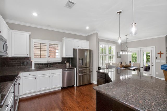 198 Cobbler Cir, Hendersonville, TN 37075