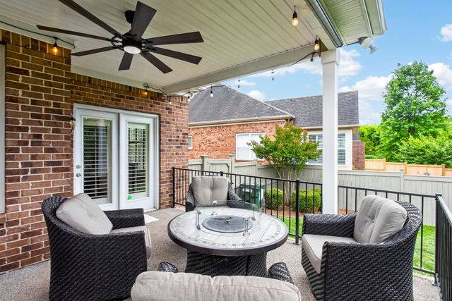 198 Cobbler Cir, Hendersonville, TN 37075