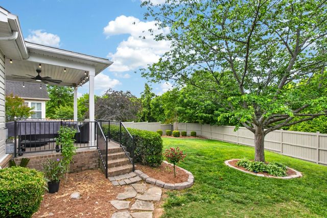198 Cobbler Cir, Hendersonville, TN 37075