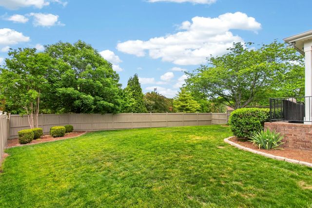198 Cobbler Cir, Hendersonville, TN 37075