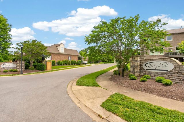 198 Cobbler Cir, Hendersonville, TN 37075