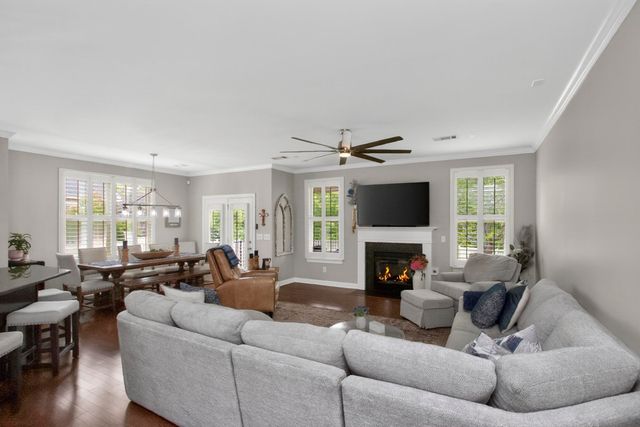 198 Cobbler Cir, Hendersonville, TN 37075