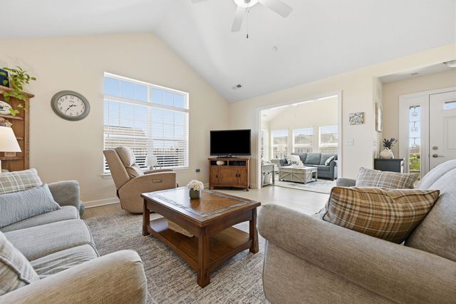 1042 Forest Oaks Drive, Center Twp, PA 16001