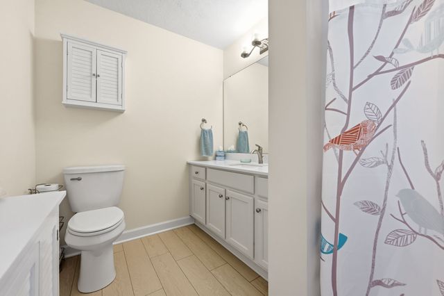 1042 Forest Oaks Drive, Center Twp, PA 16001