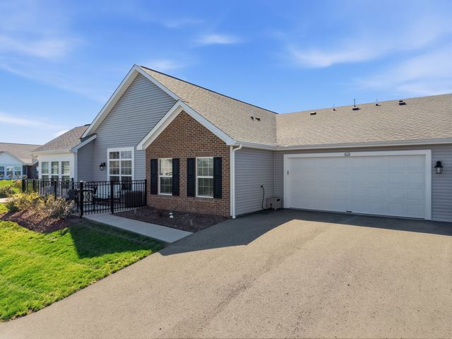 1042 Forest Oaks Drive, Center Twp, PA 16001