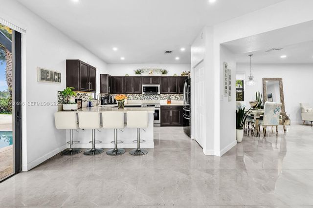 11709 SW 253rd St, Homestead, FL 33032