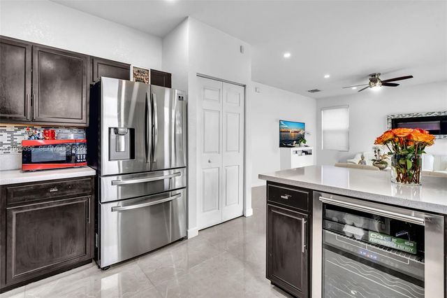 11709 SW 253rd St, Homestead, FL 33032