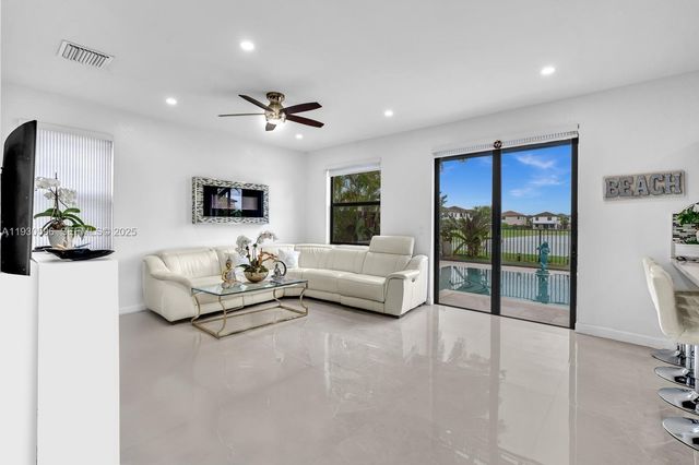 11709 SW 253rd St, Homestead, FL 33032