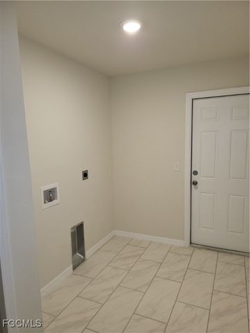 1444 SE 10Th TER, Cape Coral, FL 33909